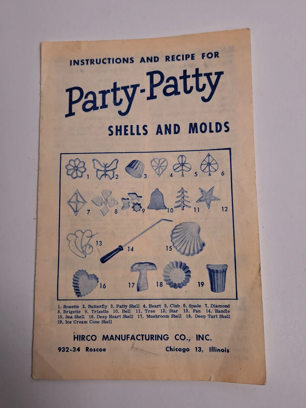 Hirco Party Patty Shells & Mold Holiday 9 Molds with 6 Handles & Recipe Handbook